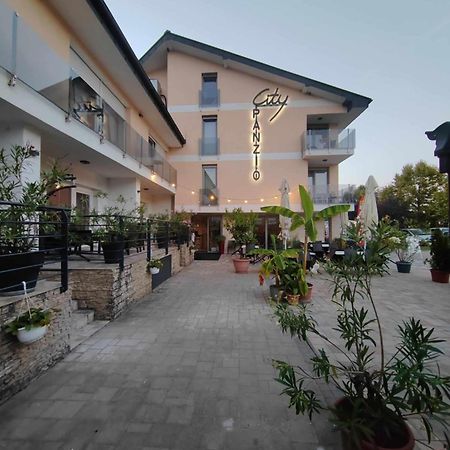 City Panzio Balatonlelle Ngoại thất bức ảnh