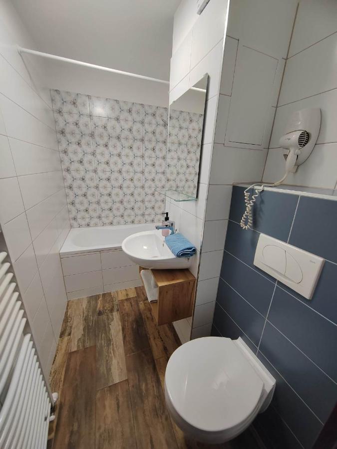 City Panzio Balatonlelle Ngoại thất bức ảnh
