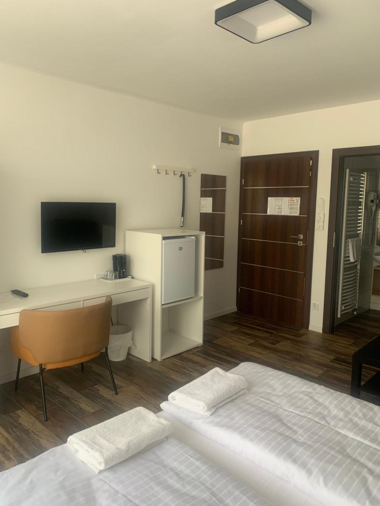 City Panzio Balatonlelle Ngoại thất bức ảnh