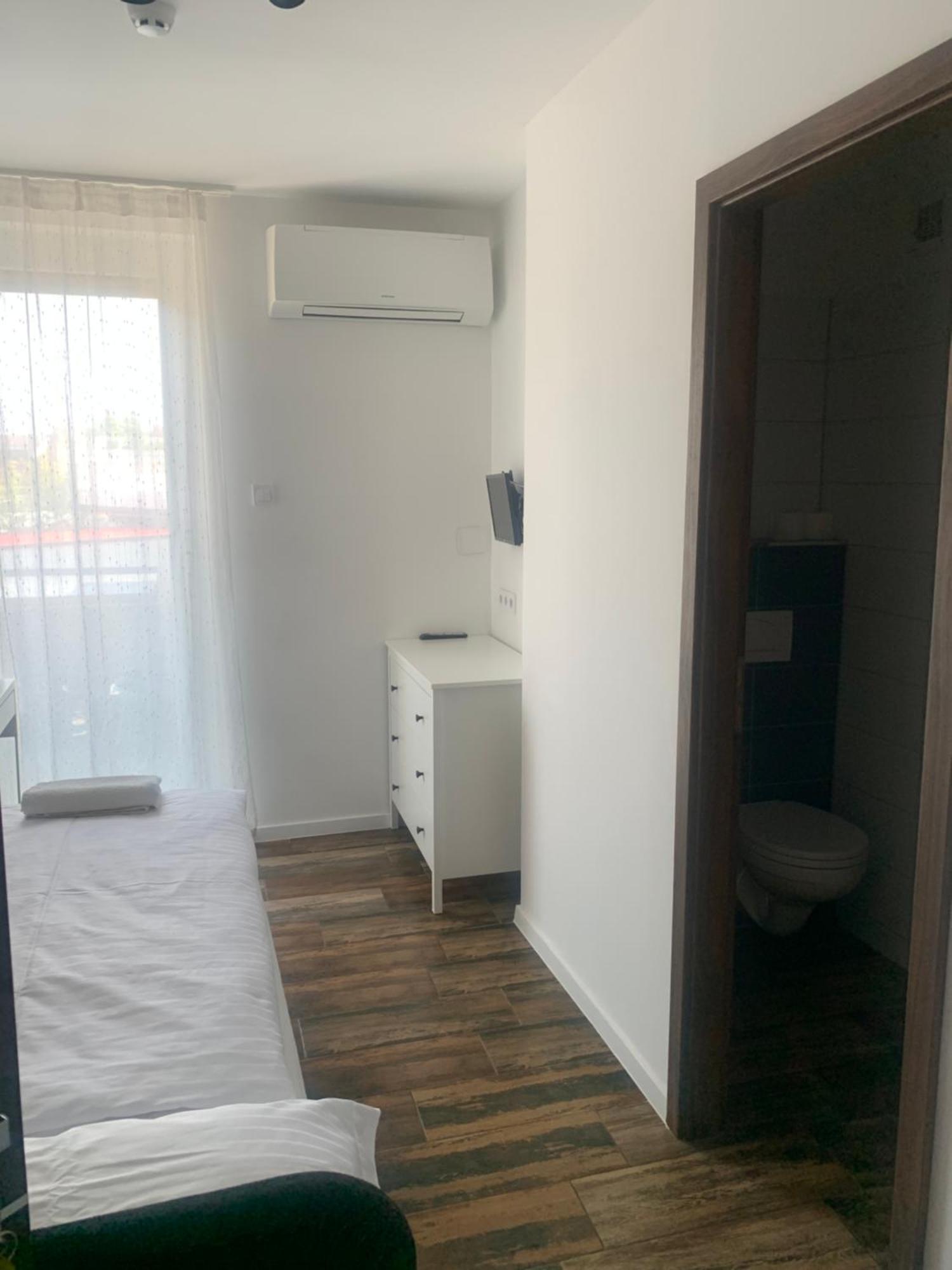 City Panzio Balatonlelle Ngoại thất bức ảnh