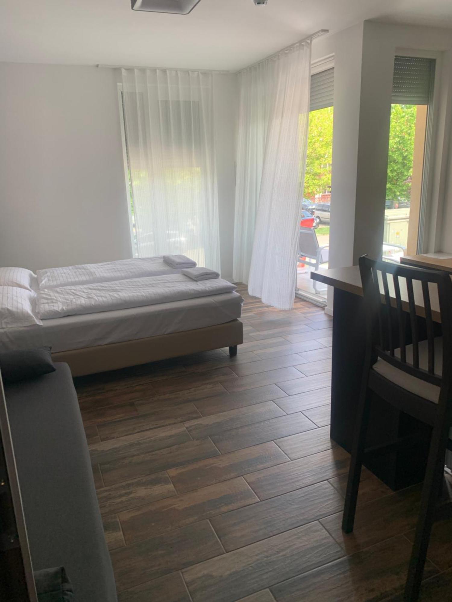 City Panzio Balatonlelle Ngoại thất bức ảnh
