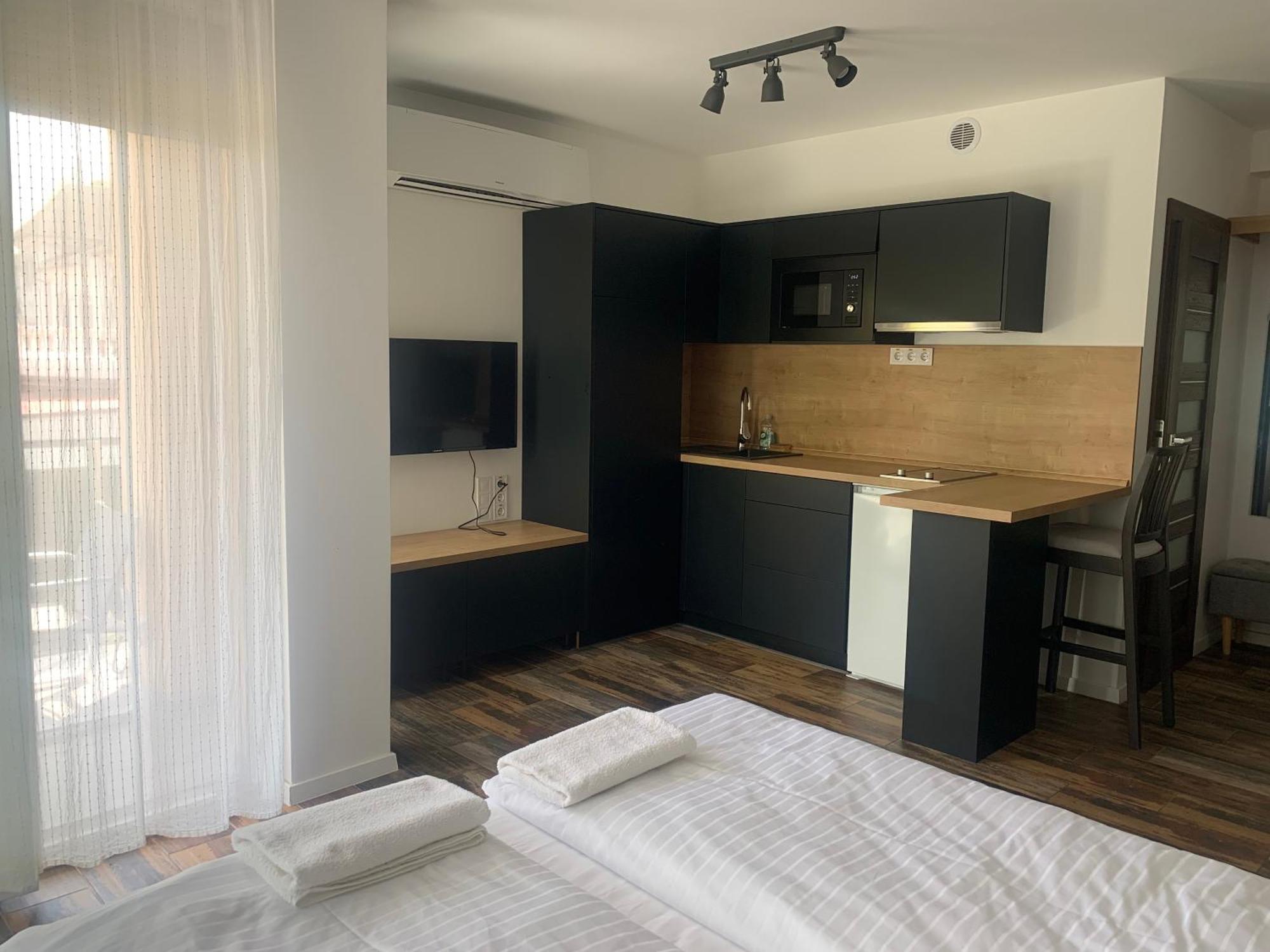City Panzio Balatonlelle Ngoại thất bức ảnh