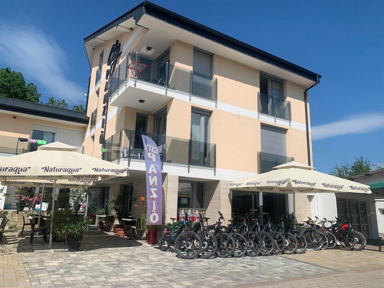 City Panzio Balatonlelle Ngoại thất bức ảnh