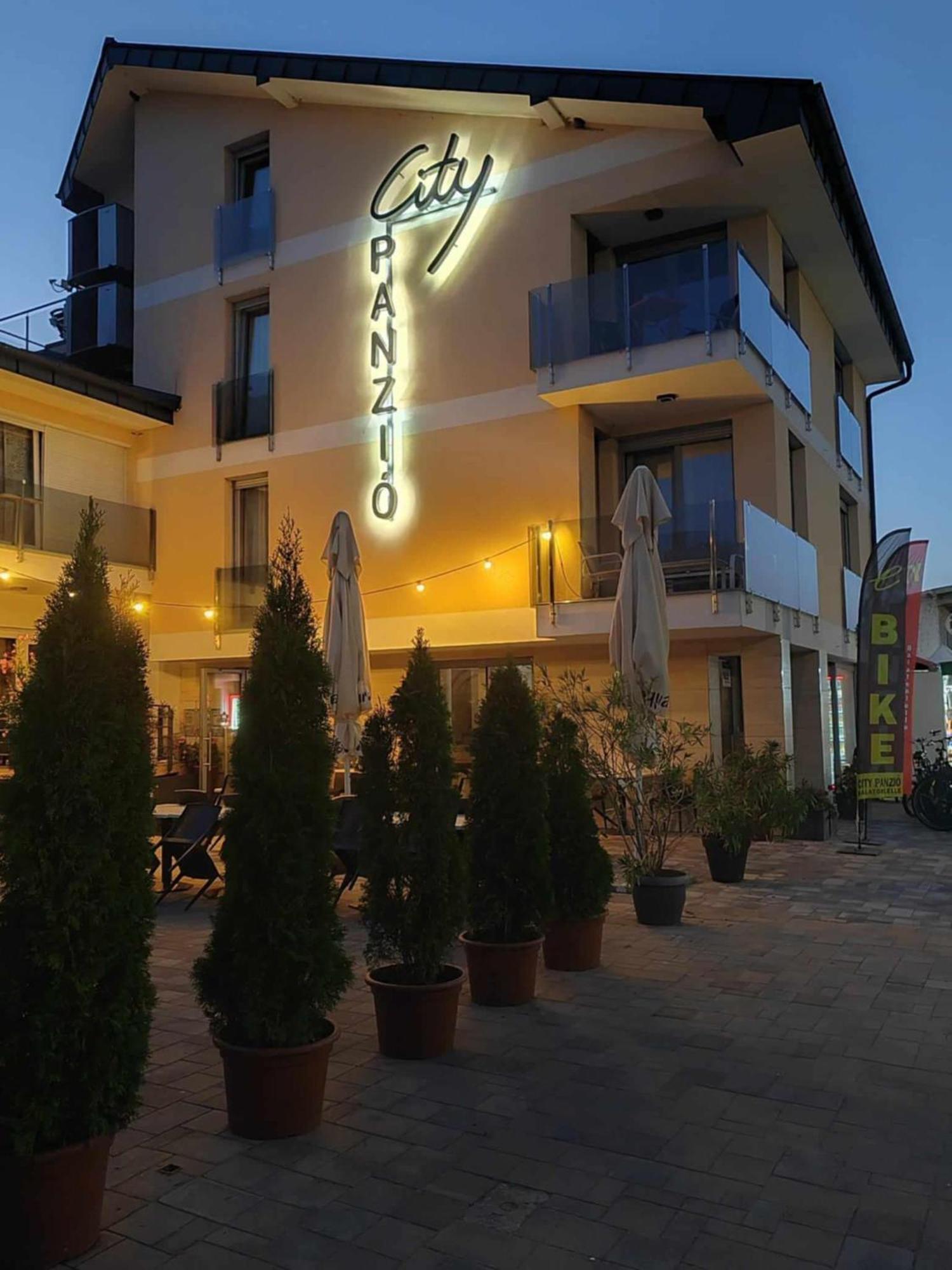 City Panzio Balatonlelle Ngoại thất bức ảnh