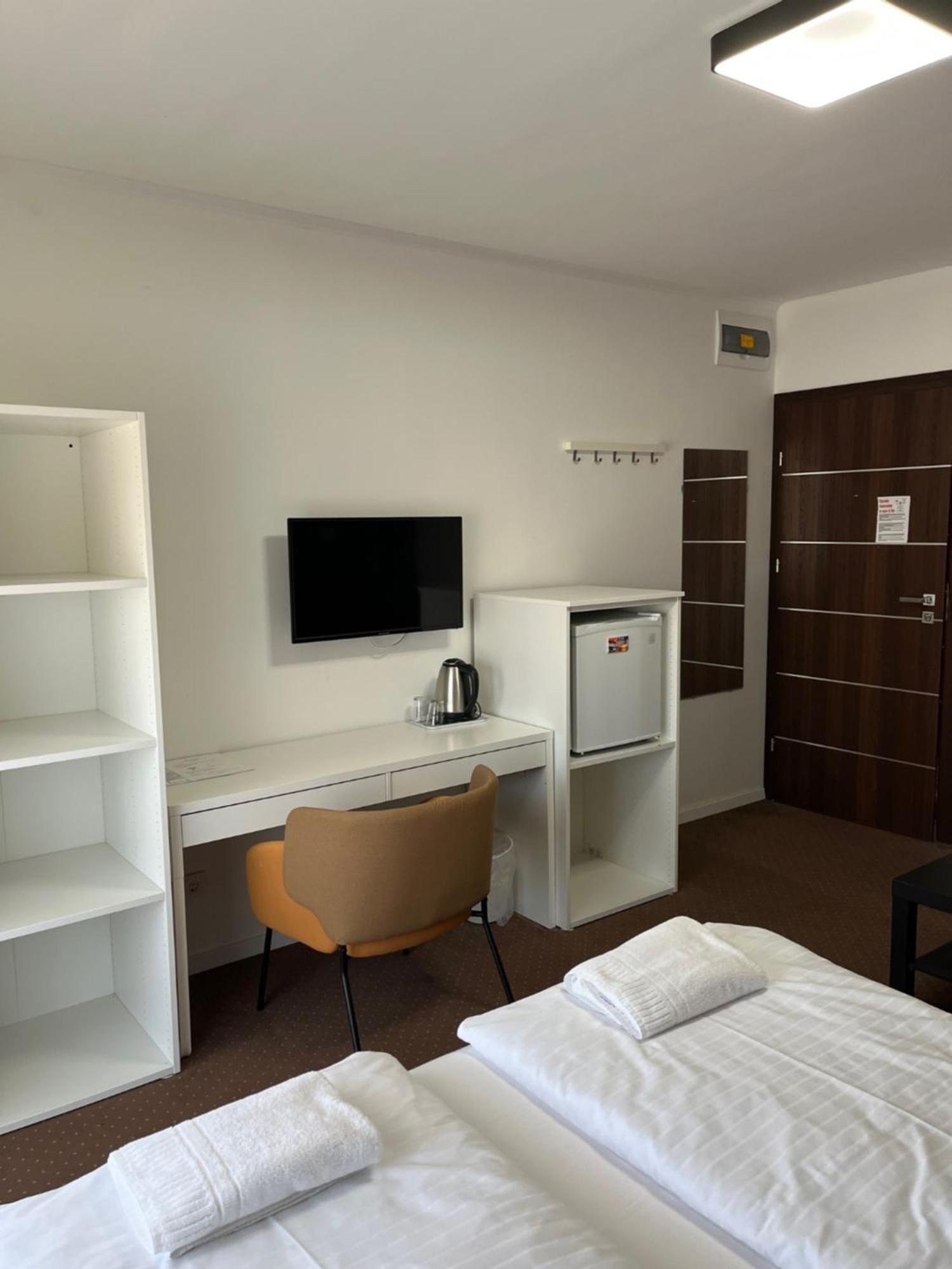 City Panzio Balatonlelle Ngoại thất bức ảnh