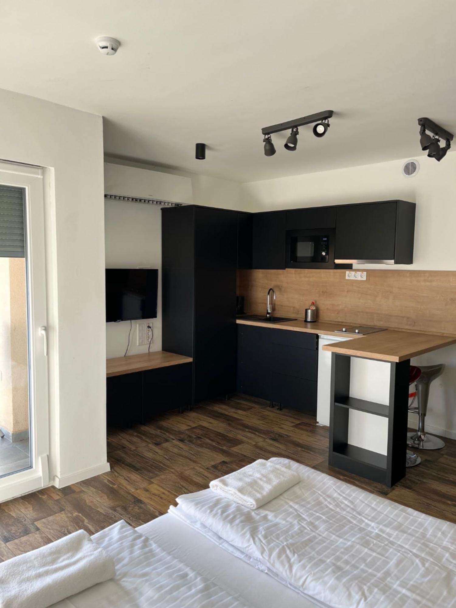 City Panzio Balatonlelle Ngoại thất bức ảnh